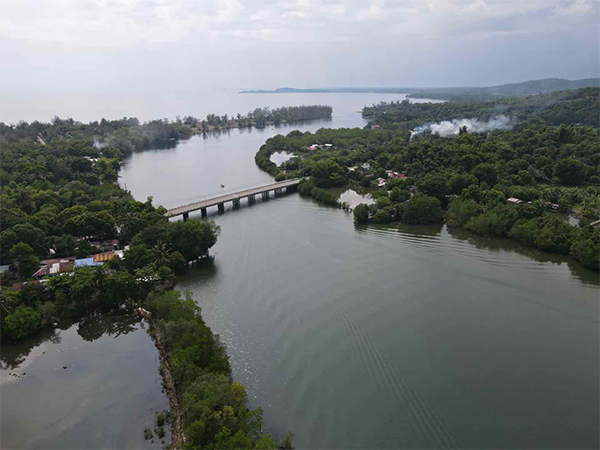 人工湖防滲膜用于景觀湖建設(shè)益處多多