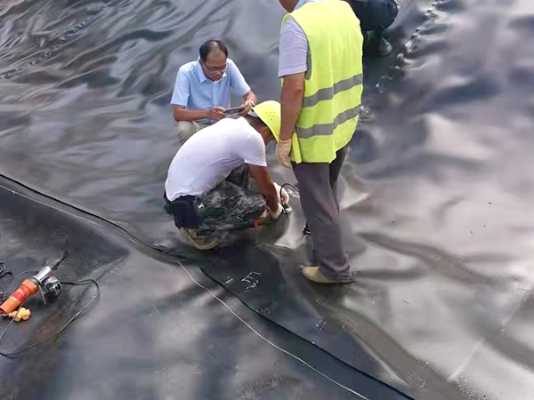 進(jìn)行養(yǎng)殖防滲膜施工關(guān)鍵點(diǎn)有哪些？