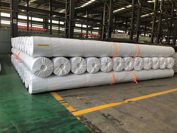 水產(chǎn)防滲膜漏水現(xiàn)象該如何進(jìn)行補(bǔ)救？