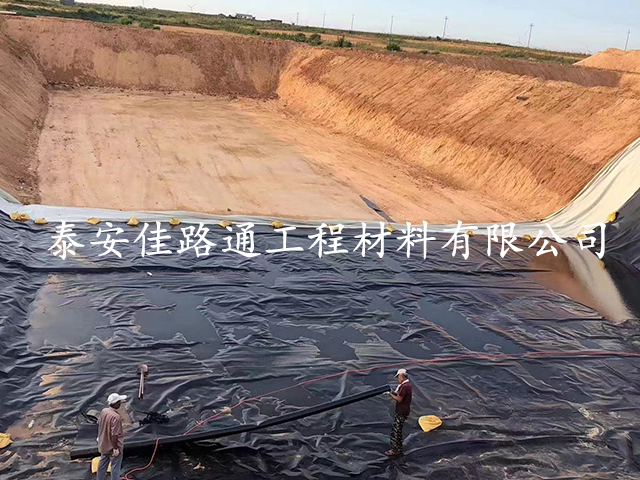 專注hdpe防滲土工膜施工裁剪工作細節(jié)