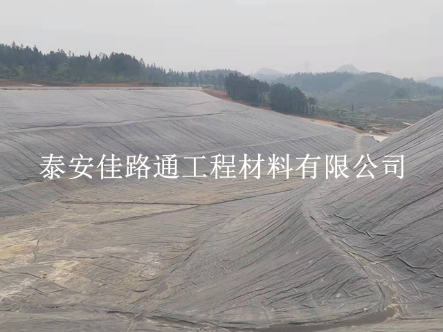 魚塘養(yǎng)殖場使用防滲土工膜會帶來哪些好處？