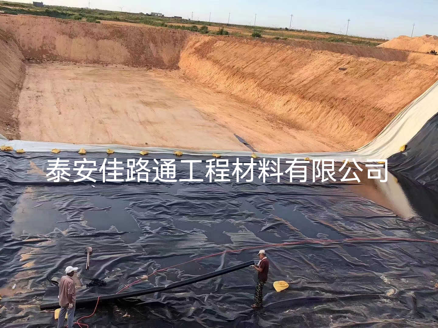 制定養(yǎng)殖防滲膜魚(yú)塘鋪設(shè)的方案