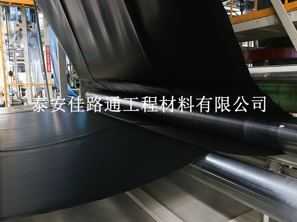 沼氣池土工膜鋪設(shè)需要掌握哪些方法技巧？