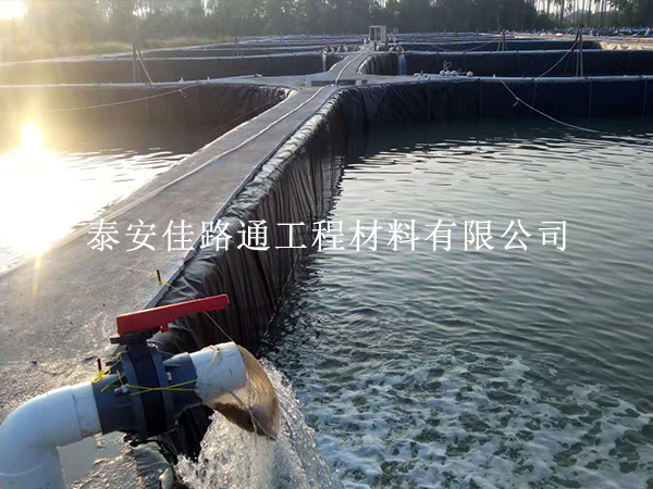 油田防滲膜在生產(chǎn)完成后須進(jìn)行檢查驗(yàn)收