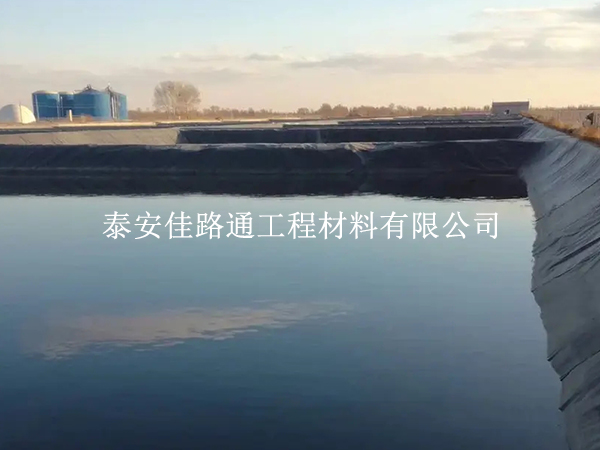 尾礦庫為何要選擇糙面土工膜進行鋪設？