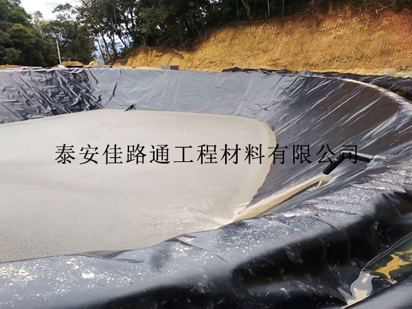 魚塘建設(shè)運用養(yǎng)殖防滲膜有哪些值得關(guān)注的效果？