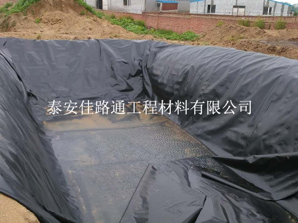 如何發(fā)揮復(fù)合土工膜的防水性能？