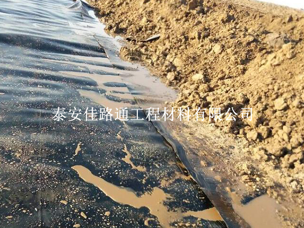 使用了水產(chǎn)養(yǎng)殖防滲膜會有哪些具體優(yōu)勢？