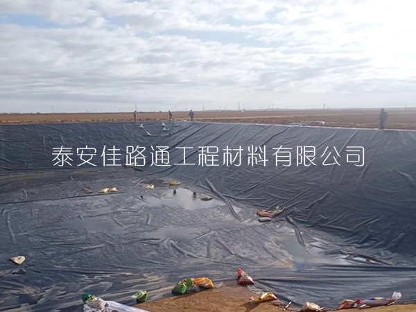 合理選擇防滲膜提升人工湖施工質(zhì)量 合理選擇防滲膜提升人工湖施工質(zhì)量
