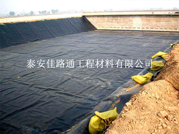 關(guān)于水產(chǎn)養(yǎng)殖防滲膜有哪些連接方法須關(guān)注？