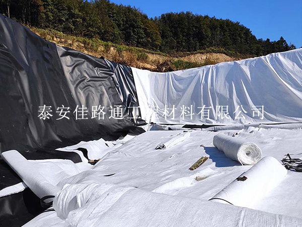 魚塘防滲膜的接縫搭接寬度有哪些要求？