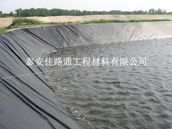 關(guān)于破壞蓄水池防滲膜性能有哪些影響因素？