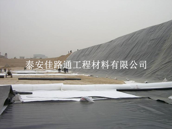 水產(chǎn)養(yǎng)殖防滲膜鋪設(shè)思路：創(chuàng)新引領(lǐng)，綠色養(yǎng)殖新篇章