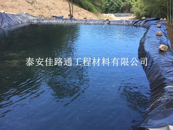防止魚塘防滲膜出現(xiàn)大面積沉降的創(chuàng)新策略