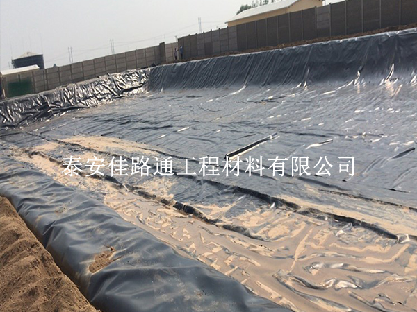 防滲膜廠家為您總結(jié)：油罐區(qū)鋪設(shè)防滲膜的要求與技巧