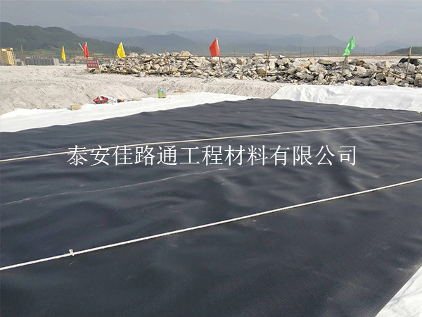 防滲膜檢查驗(yàn)收標(biāo)準(zhǔn)：確保工程質(zhì)量的堅(jiān)固防線