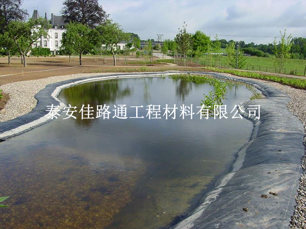 油田防滲土工膜上墻施工處理