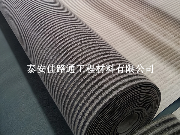 膨潤土防水毯搭接細(xì)節(jié)技巧:打造無縫防水屏障 膨潤土防水毯搭接細(xì)節(jié)技巧:打造無縫防水屏障
