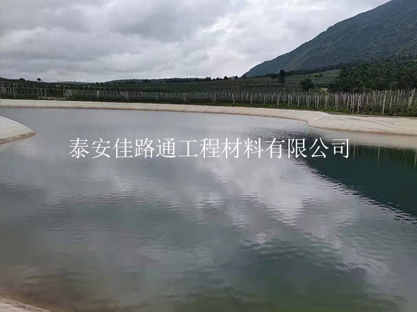 “膜”力前奏:防滲膜鋪設施工的精準預備方程式 “膜”力前奏:防滲膜鋪設施工的精準預備方程式