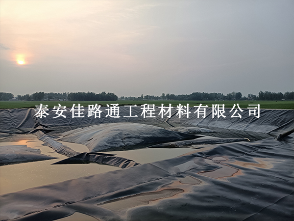 垃圾填埋場(chǎng)防滲膜鋪設(shè)：施工環(huán)境的影響與適配之道